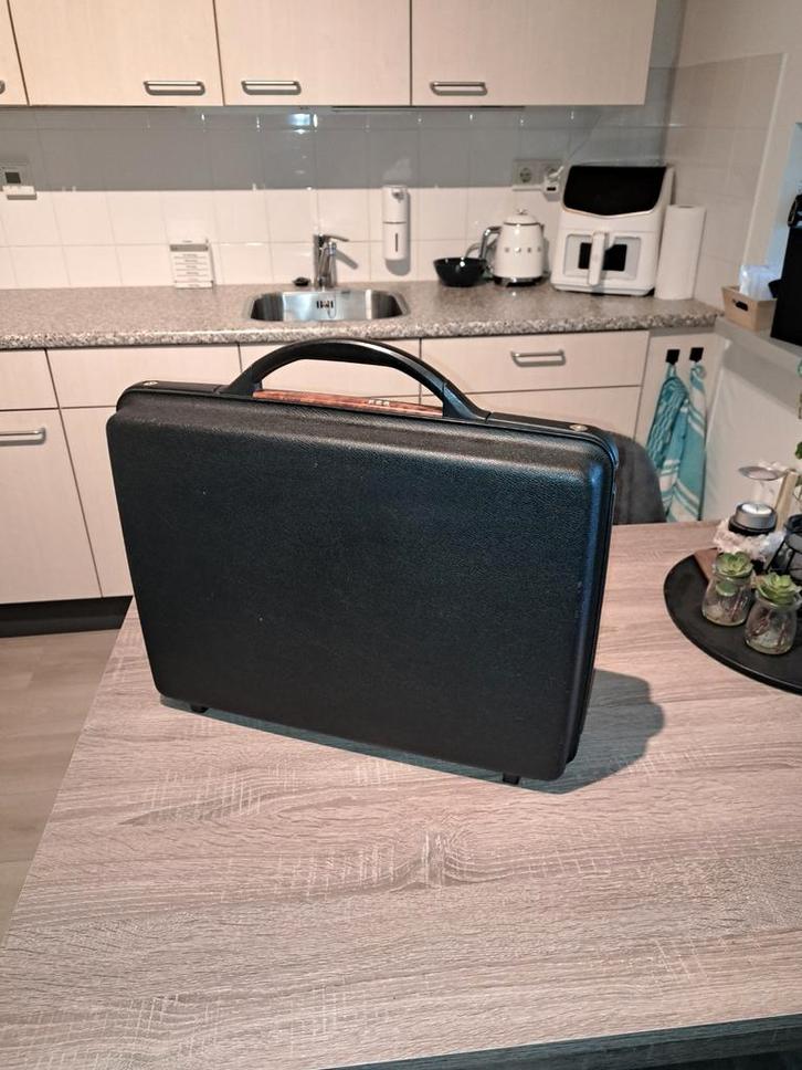 Samsonite Attachékoffer - Klassiek en Stijlvol, Sieraden, Tassen en Uiterlijk, Beautycases, Gebruikt, Hardcase, Zwart, Met slot