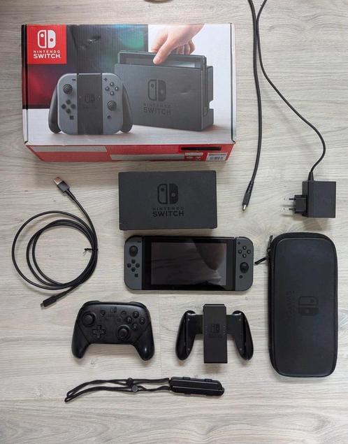 Nintendo Switch + Pro Controller + hoes + game, Spelcomputers en Games, Spelcomputers | Nintendo Switch, Gebruikt, Switch Original