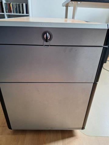 GISPEN bureau ladenblok, zeer robuust. Met indeling.  beschikbaar voor biedingen