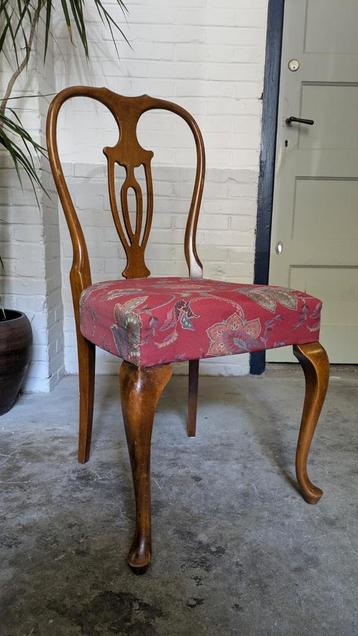 4 prachtige authentieke stoelen beschikbaar voor biedingen