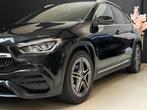 Mercedes-Benz GLA-klasse 180 AMG | LED | WIDESCREEN | TREKHA, Auto's, Gebruikt, 4 cilinders, Zwart, 1600 kg