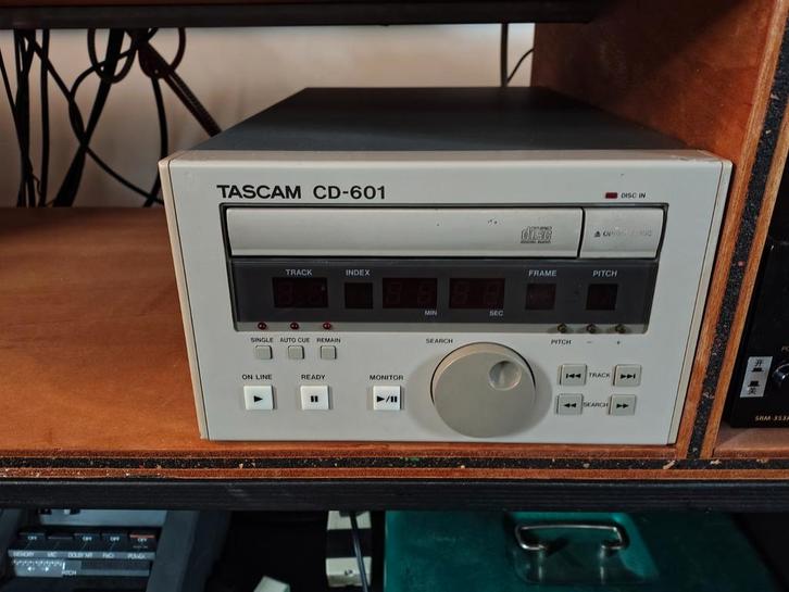 Tascam CD 601 met afstandsbediening, Audio, Tv en Foto, Cd-spelers, Zo goed als nieuw, Overige merken, Ophalen of Verzenden