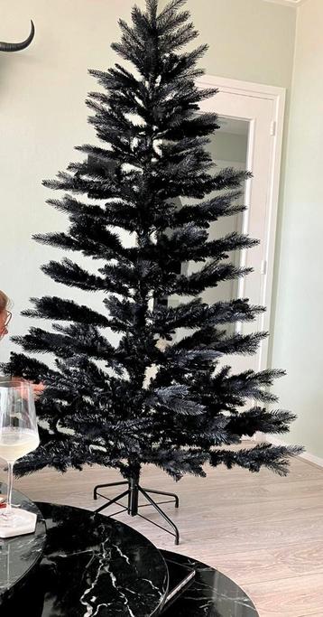 Kerstboom zwart beschikbaar voor biedingen