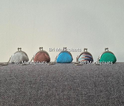 Gehaakte mini portemonnee sleutelhanger/tashanger, cadeautje, Hobby en Vrije tijd, Breien en Haken, Nieuw, Haken, Ophalen of Verzenden
