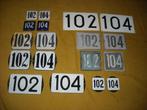 oud emaille huisnummer 102 en 104 ook 103 105 106 107 108 12, Ophalen of Verzenden