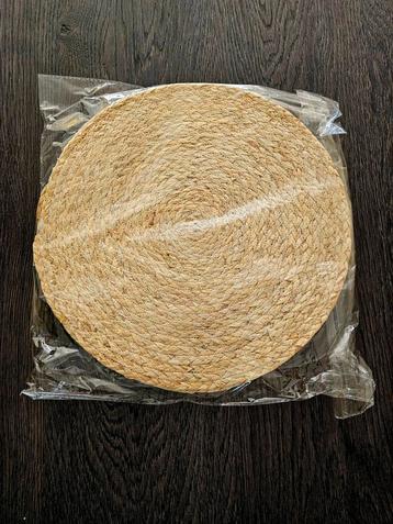 Nieuwe placemets per 6 stuks verpakt. beschikbaar voor biedingen