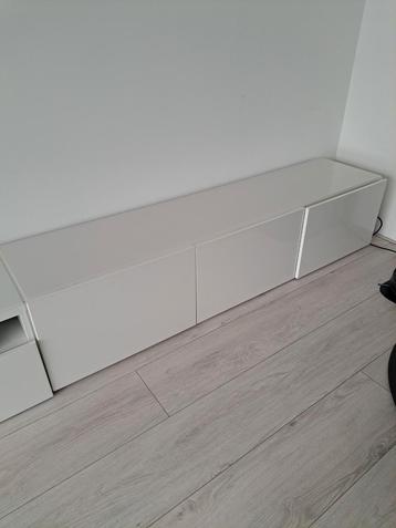 Besta Kasten met Glasplaat