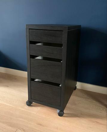 Ladeblok zwart op wieltjes IKEA beschikbaar voor biedingen