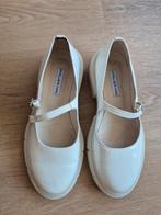Leather,  beige shoes  Atelier5, 36 size, Ophalen of Verzenden, Zo goed als nieuw, Beige