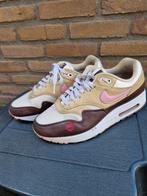 Nike Air Max 1 Valentine's Day maat 39, Beige, Ophalen of Verzenden, Nike air max, Sneakers of Gympen