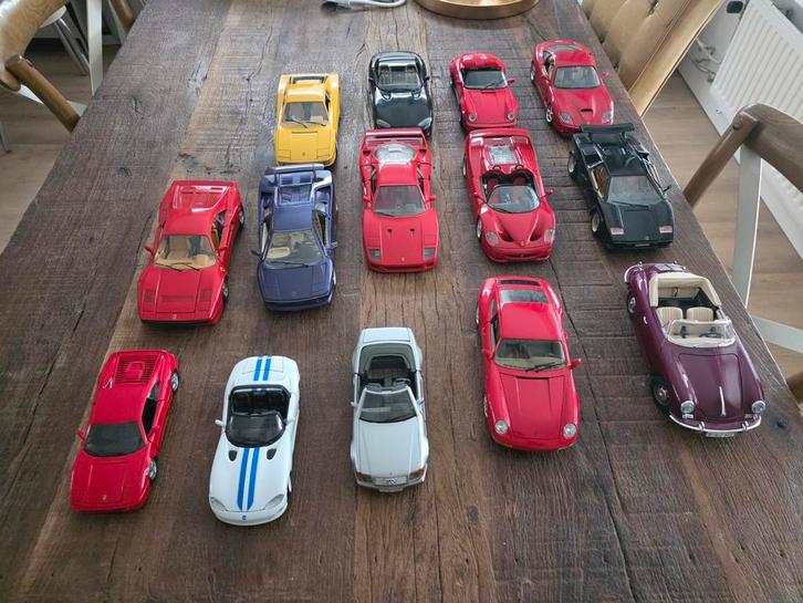 Verschillende merken en type Ferrari's en Lamborghini, Hobby en Vrije tijd, Modelauto's | 1:24, Ophalen of Verzenden