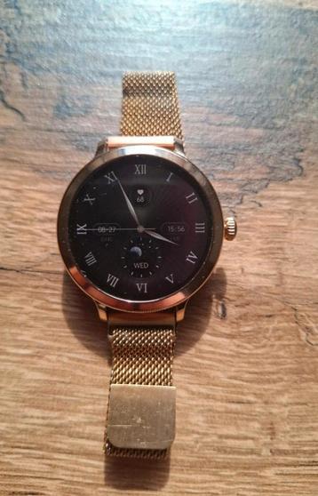 Gouden Smartwatch met AMOLED Scherm beschikbaar voor biedingen