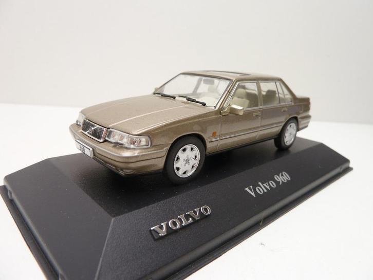 Volvo 960 sedan ' volvo collection '', Hobby en Vrije tijd, Modelauto's | 1:43, Zo goed als nieuw, Auto, Overige merken, Ophalen of Verzenden