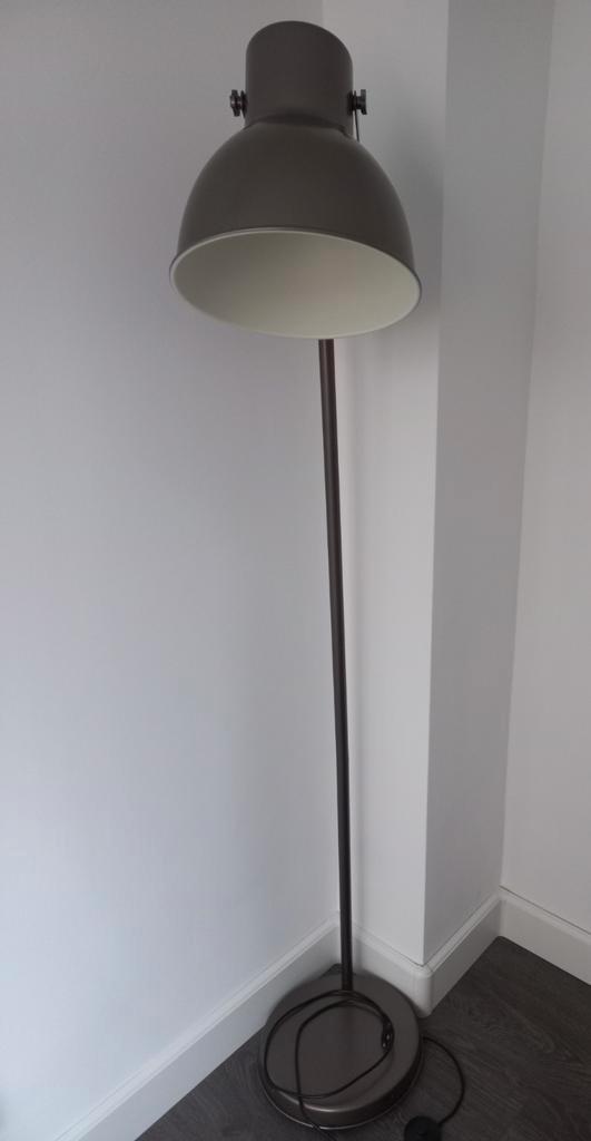 Ikea Hektar stalamp / staande lamp bruin, beetje glimmend, Huis en Inrichting, Lampen | Vloerlampen, Zo goed als nieuw, 150 tot 200 cm