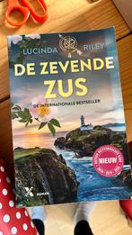 Lucinda Riley - De zevende zus, Boeken, Literatuur, Lucinda Riley, Ophalen of Verzenden, Zo goed als nieuw, Nederland