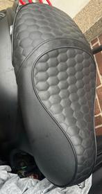 vespa sprint zinocustomseat zadel monoseat, Fietsen en Brommers, Scooters | Vespa, Ophalen of Verzenden, Zo goed als nieuw, Benzine