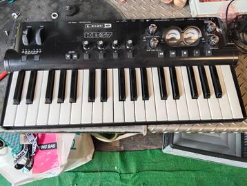 LINE 6 POD KB37 (zie foto 2 voor uitleg) beschikbaar voor biedingen