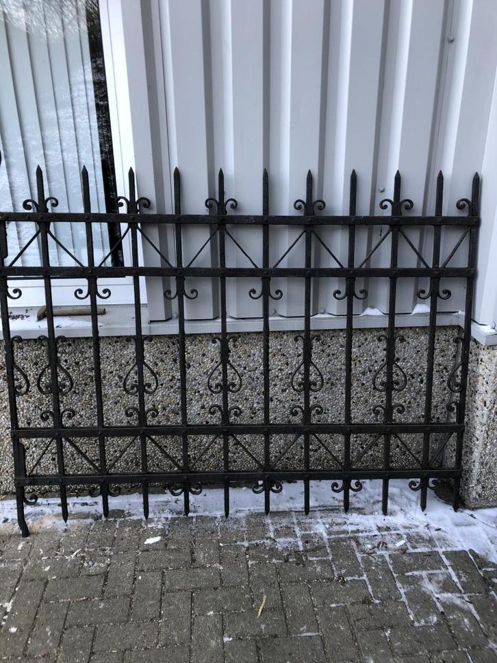 Antiek smeedijzeren hek 180x150, Tuin en Terras, Schuttingen, Gebruikt, Ophalen of Verzenden