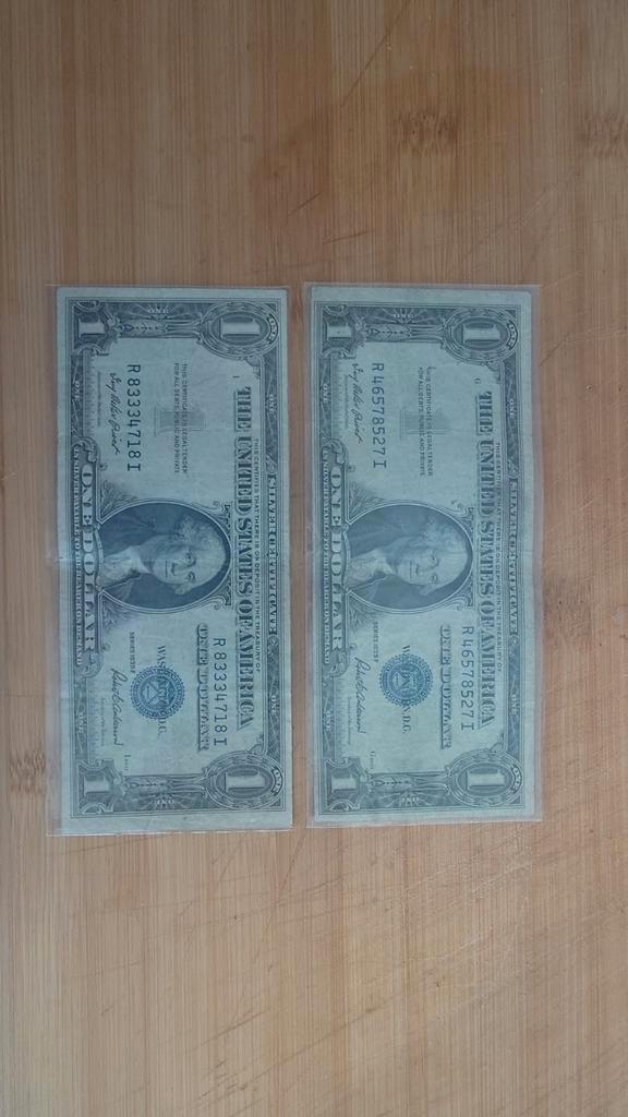 Two 1935 "pre In God We Trust" silver certificates, Postzegels en Munten, Bankbiljetten | Europa | Niet-Eurobiljetten, Ophalen of Verzenden