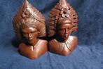 2 Indische hoofden van een stel van hout., Verzenden