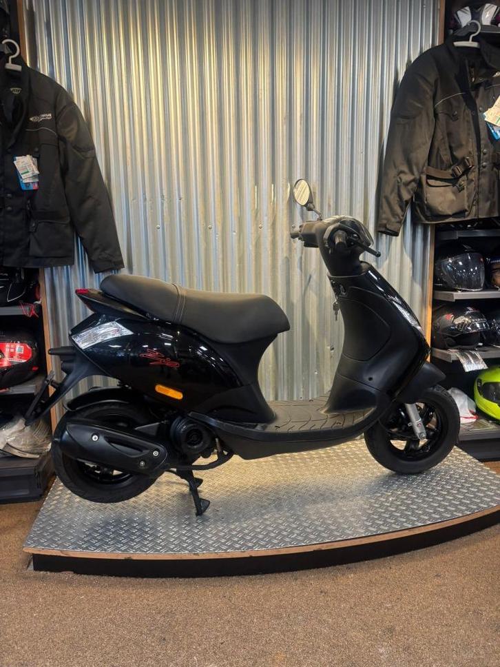 🛵 Piaggio Zip 50  Compacte klasse, Nieuwstaat!, Fietsen en Brommers, Scooters | Vespa, Zo goed als nieuw, Overige modellen, Maximaal 45 km/u