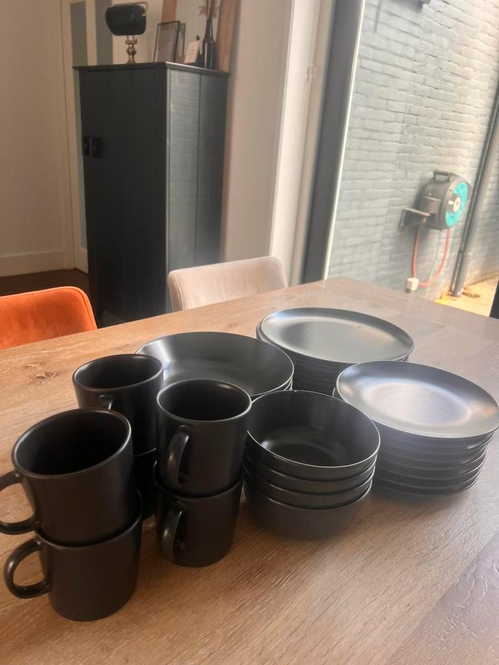 Ikea FÄRGKLAR set, Huis en Inrichting, Keuken | Servies, Gebruikt, Bord(en), Effen, Aardewerk, Ophalen