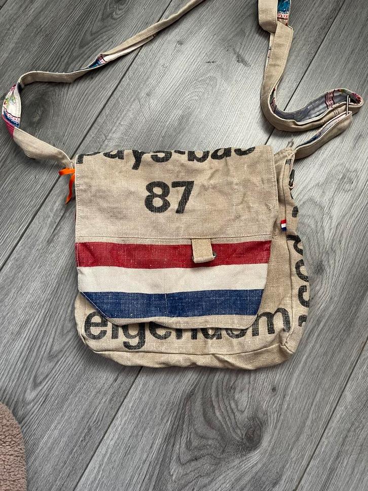 Unieke tas van oude postzak, Sieraden, Tassen en Uiterlijk, Tassen | Schoudertassen, Gebruikt, Overige merken, Beige, Ophalen of Verzenden