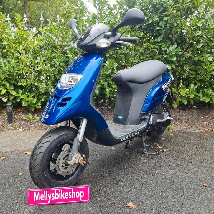 Piaggio TYPHOON  2takt 2007 op brom kenteken, Fietsen en Brommers, Scooters | Piaggio, Zo goed als nieuw, Overige modellen, Tweetakt