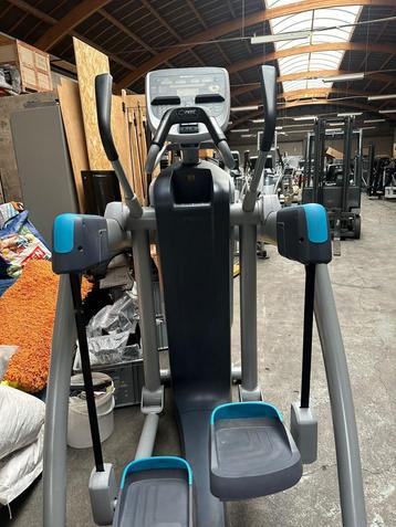 Precor AMT 835 crosstrainer nu 2ehands 1.650 ook Technogym beschikbaar voor biedingen