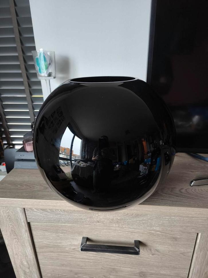 Fidrio Zwarte glazen bol vaas  - Stijlvol en modern, Huis en Inrichting, Woonaccessoires | Vazen, Zo goed als nieuw, Zwart, Minder dan 50 cm