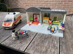 Ziekenhuis (draagbaar) + ziekenwagen, Kinderen en Baby's, Speelgoed | Playmobil, Ophalen, Gebruikt, Complete set
