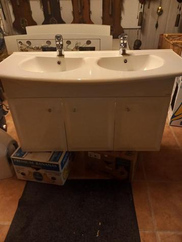 badkamer meubel beschikbaar voor biedingen