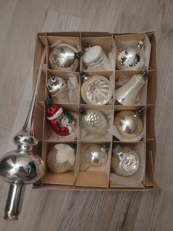 Setje ouderwetse kerstballen met piek  beschikbaar voor biedingen