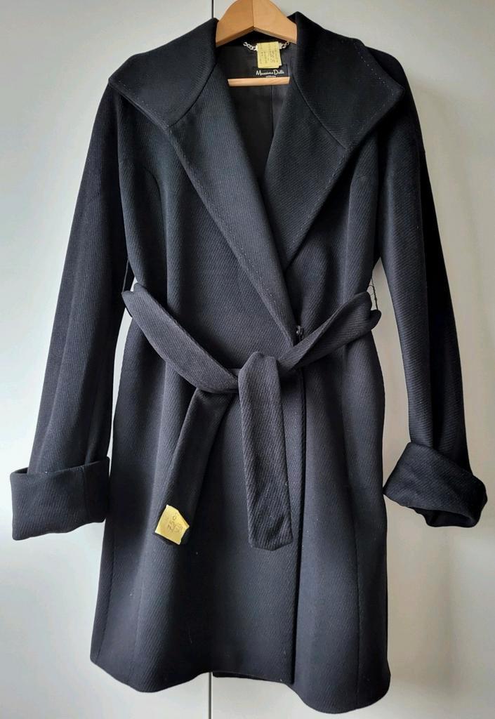 Zwarte Massimo Dutti jas in maat 38 in topstaat, Kleding | Dames, Jassen | Winter, Zo goed als nieuw, Maat 38/40 (M), Zwart, Ophalen of Verzenden