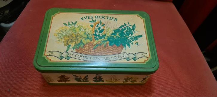 Yves Rocher 'Le Coffret Tendres Saveurs' blik + 2 treefjes, Verzamelen, Blikken, Gebruikt, Overige, Ophalen of Verzenden