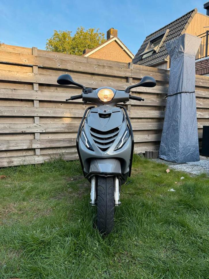 Piaggio Zip iGet 2021 | Nieuwstaat | 60 km/u | Malossi ECU |, Fietsen en Brommers, Scooters | Yamaha, Zo goed als nieuw, Overige modellen