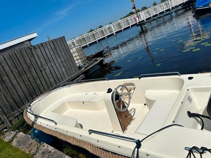 Nette sloep van 5.20 mtr, Watersport en Boten, Sloepen, Zo goed als nieuw, 10 tot 30 pk, 3 tot 6 meter, Buitenboordmotor, Benzine