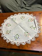 Rond kanten kleedje, Ophalen of Verzenden