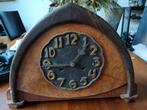 Amsterdamse School Mantelklok, 1920, Eikenhout, Antiek en Kunst, Antiek | Klokken, Ophalen of Verzenden