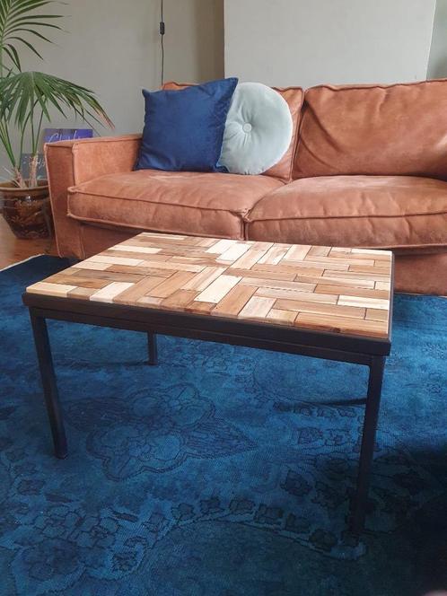 Unieke Salontafel. Zwart metalen frame - hout ingelegd, Huis en Inrichting, Tafels | Salontafels, Gebruikt, Minder dan 50 cm, 50 tot 100 cm