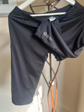 Sport broek l beschikbaar voor biedingen