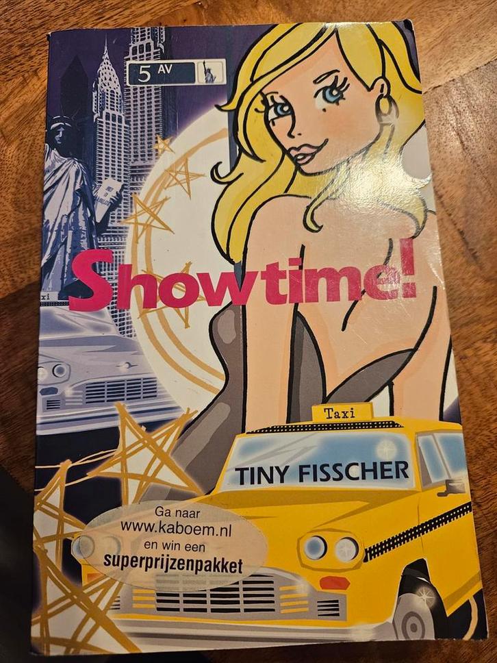 Tiny Fisscher - Showtime!, Boeken, Kinderboeken | Jeugd | 13 jaar en ouder, Gelezen, Ophalen of Verzenden