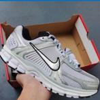 Nike Zoom Vomero 5 Zilver Paars - Maat 38.5 en 40.5, Overige kleuren, Nike, Nieuw, Ophalen of Verzenden