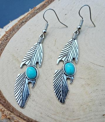 boho vintage look oorbellen veren met turquoise beschikbaar voor biedingen