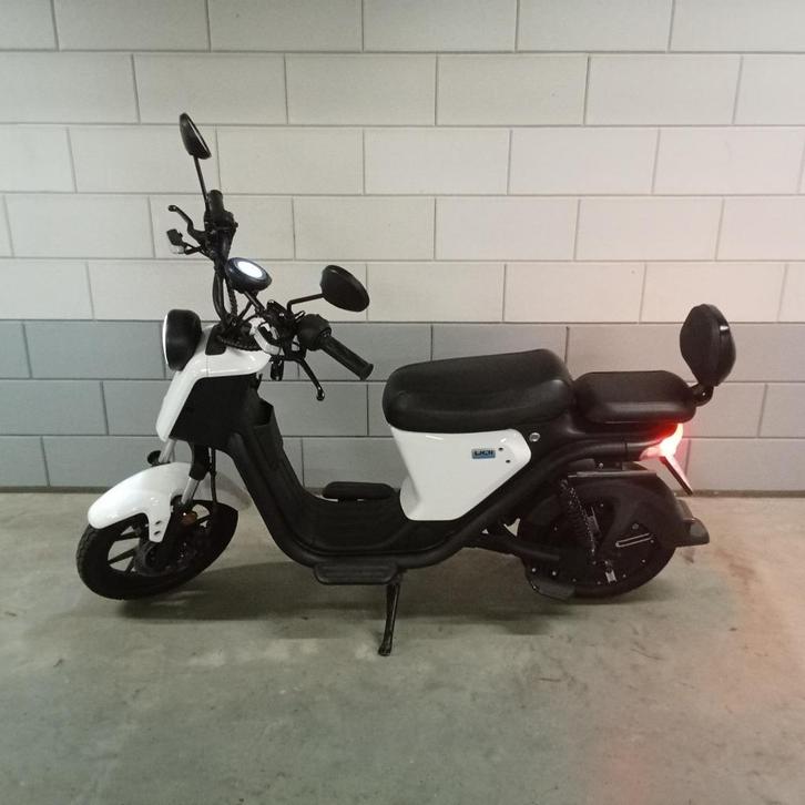 E scooter Nui UQiPro, Fietsen en Brommers, Scooters | Overige merken, Zo goed als nieuw, Maximaal 25 km/u, Elektrisch, Ophalen