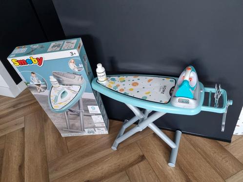Smoby speelgoed strijkplank strijkijzer toebehoren met doos, Kinderen en Baby's, Speelgoed | Overig, Zo goed als nieuw, Jongen of Meisje