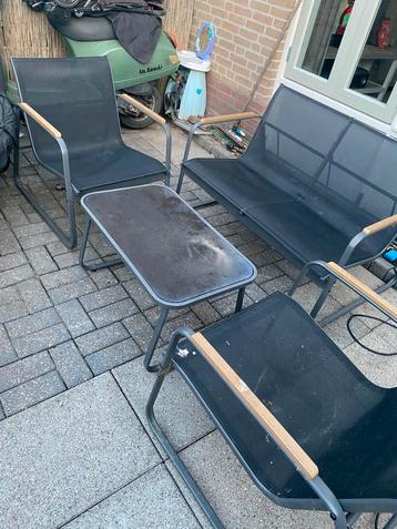 Loungeset beschikbaar voor biedingen