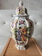 Royal Schwabap dekselvaas met Aziatische afbeeldingen, Antiek en Kunst, Ophalen of Verzenden