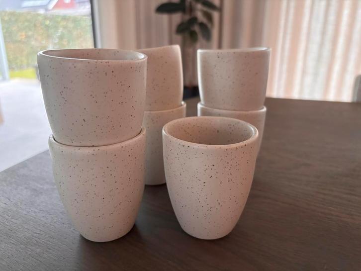 Broste Copenhagen espresso mok (kleur Nordic Vanilla), Huis en Inrichting, Keuken | Servies, Nieuw, Kop(pen) en/of Schotel(s)