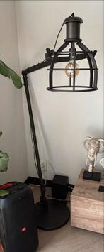 Industriële vloerlamp, Huis en Inrichting, Lampen | Vloerlampen, Ophalen, Zo goed als nieuw, Metaal, 150 tot 200 cm